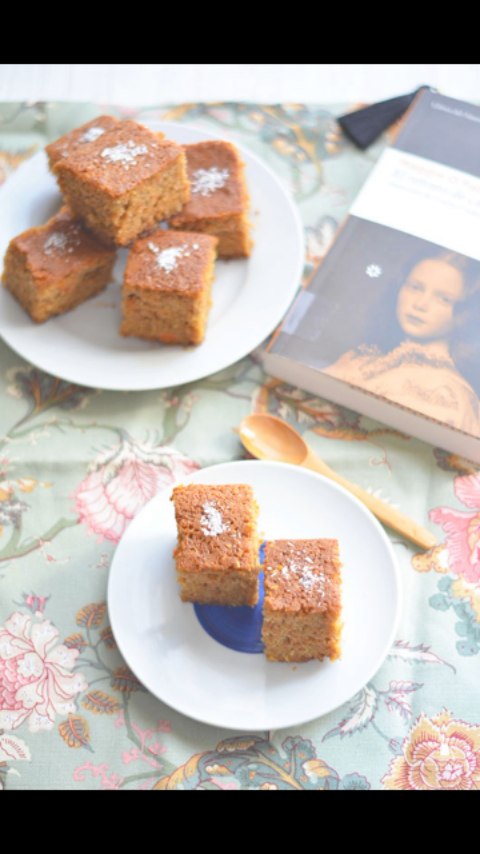 ¿Existe mejor plan de fin de semana que el olor a bizcocho recién horneado? 🥕🥥✨

​Hoy toca darse un capricho con este Bizcocho de Zanahoria y Coco, una combinación que nunca falla y, lo mejor de todo: ¡100% libre de gluten! 

Es extra esponjoso, húmedo y con ese toque tropical que te va a enamorar.

​Ideal para acompañar el café del sábado o el brunch del domingo. ☕🍰

​👉 TIENES LA RECETA PASO A PASO EN: 🔗 www.inmylittlekitchen.com (Link en la bio)

 #internationalfoodiesunite  #goldentastyfoodie  #teamhappyfoodies #amigosfoodiesinsta #fellowfoodielovers