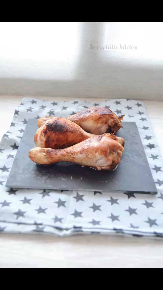 ¿Buscando el bocado perfecto? 🍗✨ 

Estos son los famosos Muslitos de Pollo Tengi, una receta de la  chef Asma Khan que te transporta directo a los sabores más auténticos de la India.

​Crujientes por fuera, jugosos por dentro y con ese toque de especias que lo cambia todo. ¡Advertencia: vuelan de la mesa! 

​👉 Tienes la receta paso a paso esperándote en:
www.inmylittlekitchen.com (link en mi bio 🔗)

 #internationalfoodiesunite  #goldentastyfoodie  #teamhappyfoodies #amigosfoodiesinsta #fellowfoodielovers