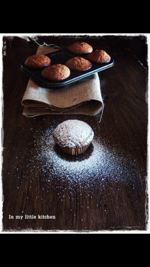 Una de las cosas que más me gustan cuando como magdalenas 🧁o bizcochos es encontrarme trozos de fruta en el primer mordisco.

Y si me das a elegir qué fruta quiero encontrarme sin duda son las frambuesas . Adoro el sabor ácido y como complementa el sabor dulce de la masa 😍

En esta ocasión os recomiendo que encendais el horno para hacer estás magdalenas de naranja 🍊 y frambuesas, estoy segurísima que os van a encantar.

​✨ Tienes todos los detalles, medidas y trucos en el blog.

👉 Receta completa en: www.inmylittlekitchen.com Enlace directo 🔗 en mi perfil ❤️

 #internationalfoodiesunite  #goldentastyfoodie  #teamhappyfoodies #amigosfoodiesinsta #fellowfoodielovers