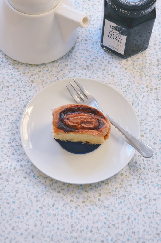 Rollitos sin gluten con confitura de arándanos