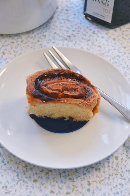 Rollitos sin gluten con confitura de arándanos