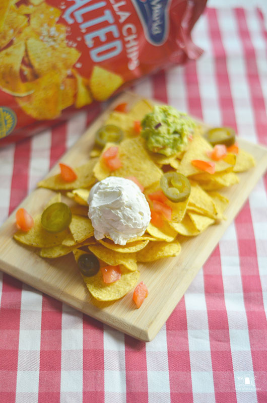 Tabla de nachos con crema agria