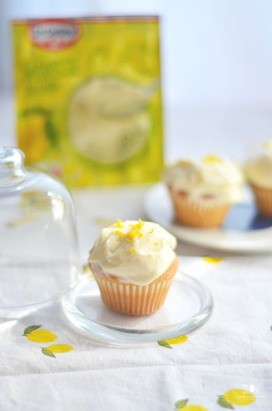 Magdalenas con mousse de limón